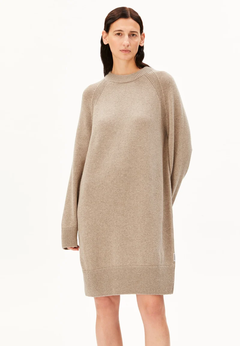 WOLL-STRICKKLEID | soft nougat