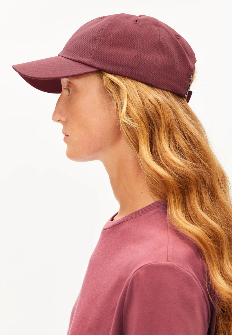 YENAAS BOLD KAPPE | velvet ember