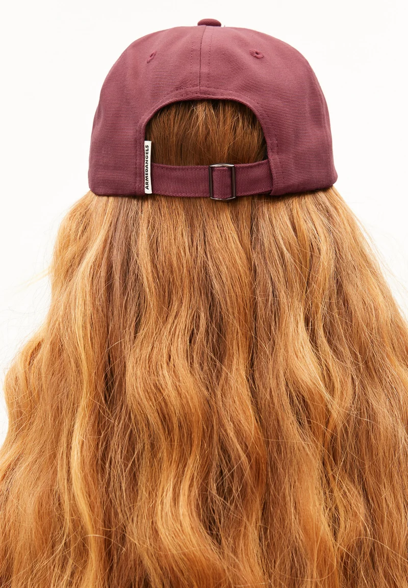 YENAAS BOLD KAPPE | velvet ember