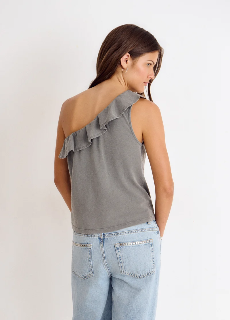 Asymmetric ruffle stud t-shirt