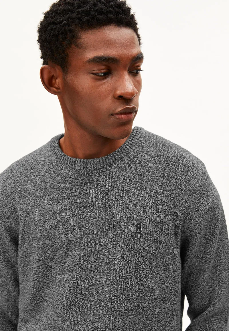 ALVAARIO STRICKPULLOVER | black-oatmilk