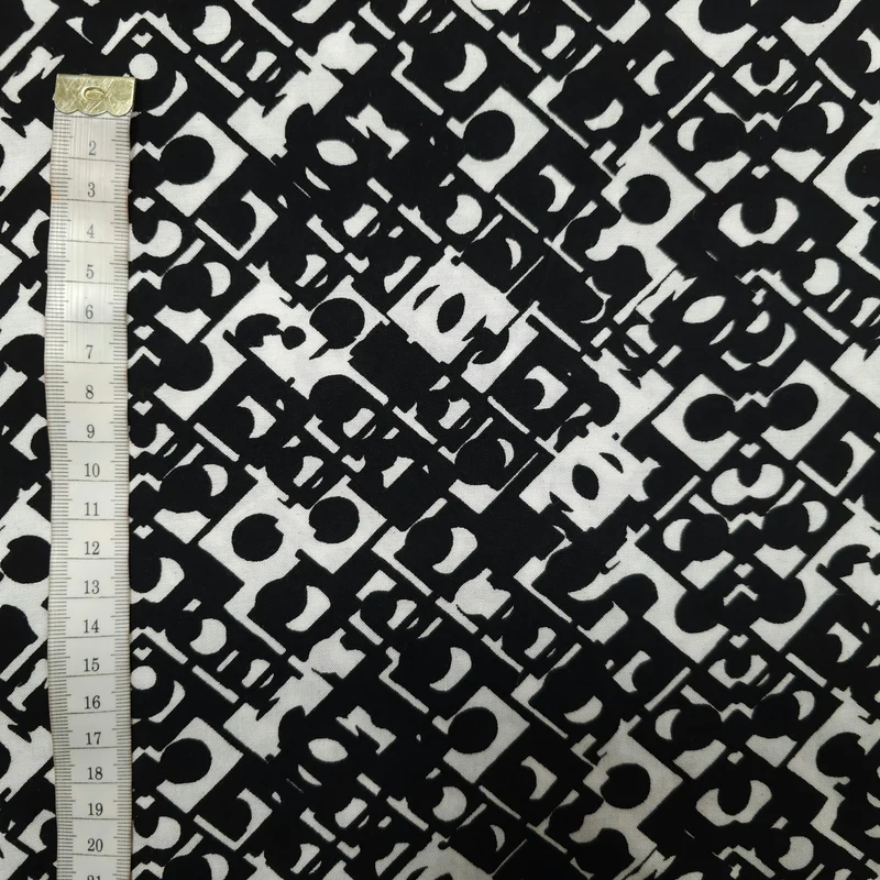 Viskosestoff mit geometrische Muster