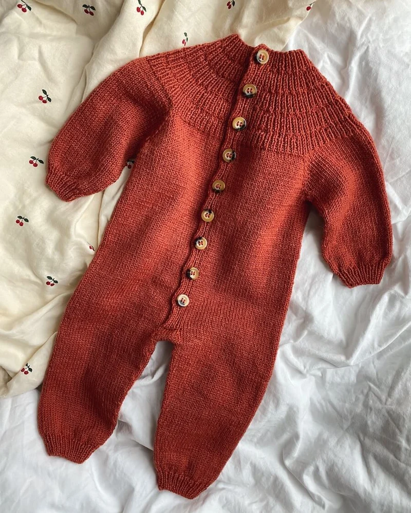 Anleitung Ankers Strampler, PetitKnit