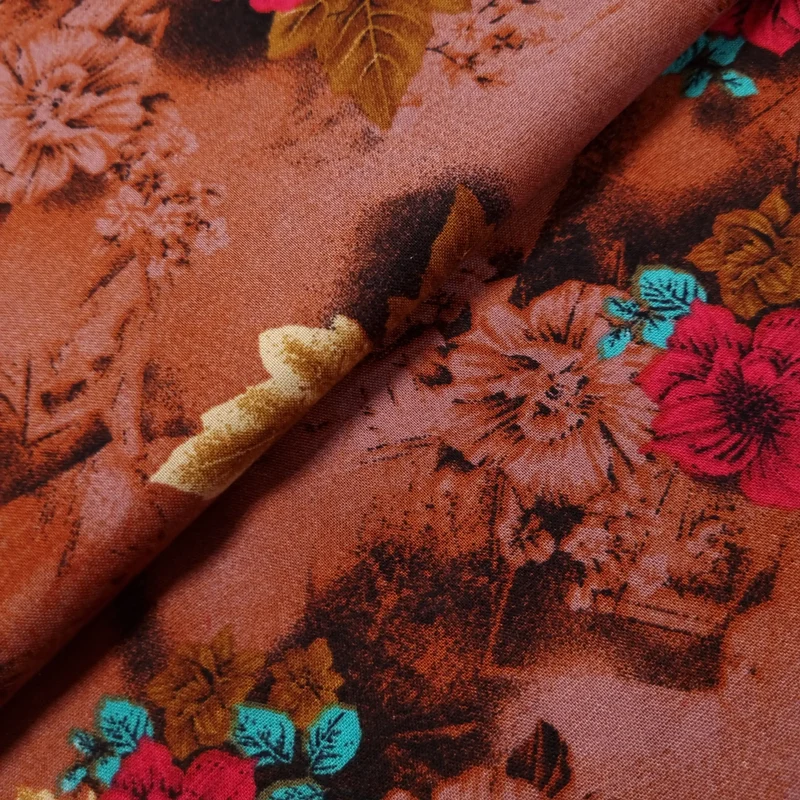 Viskosestoff mit Blumen Motiv braun