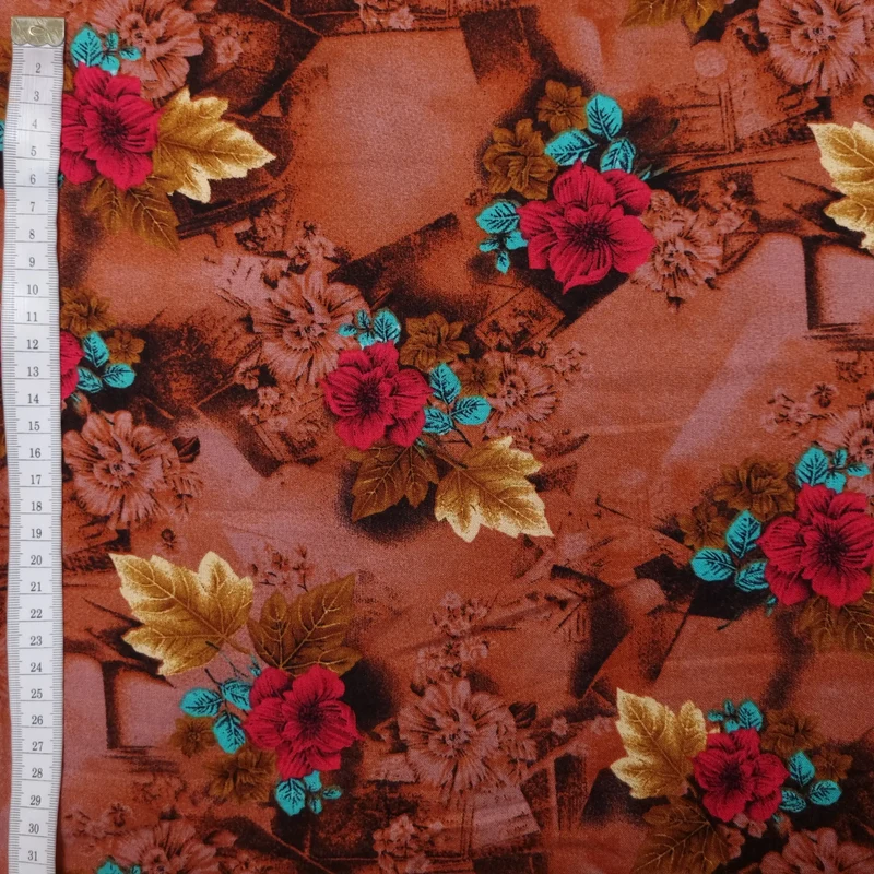 Viskosestoff mit Blumen Motiv braun