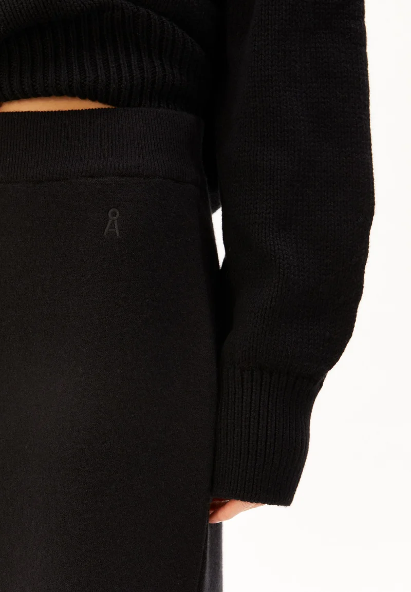 BAUMWOLL-WOLL MINI-STRICKROCK | black
