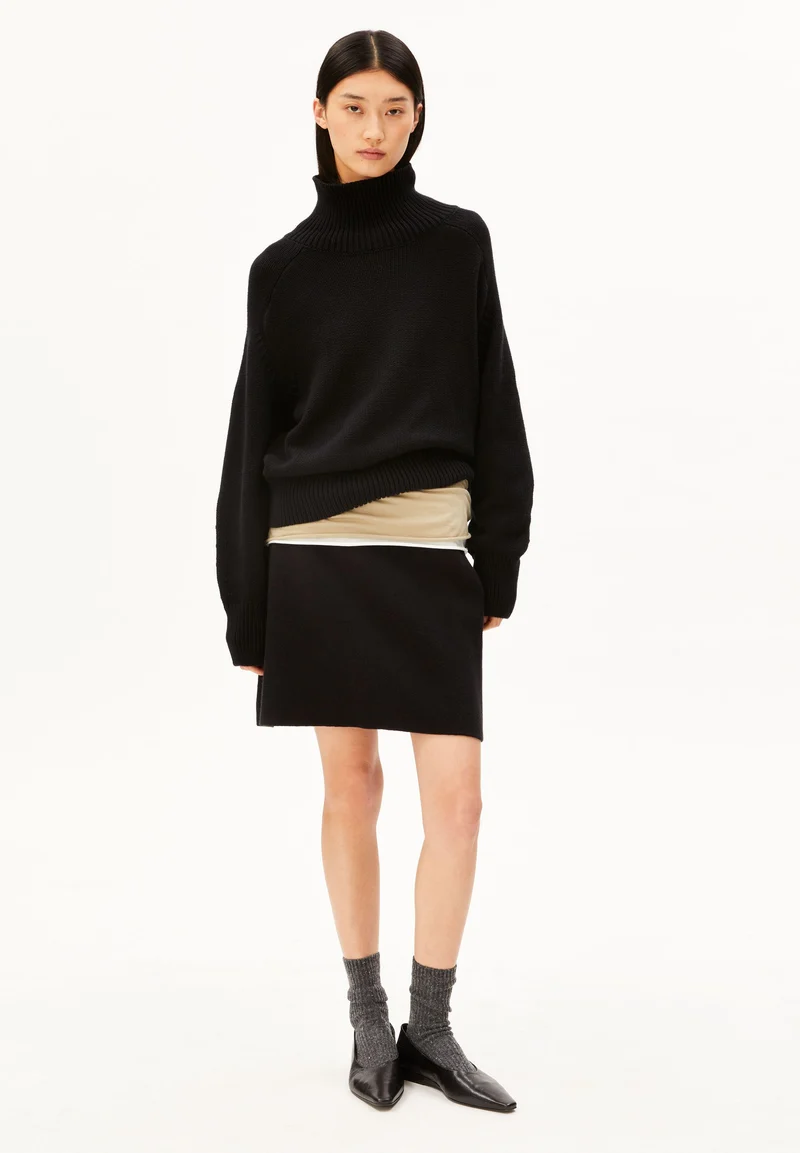 BAUMWOLL-WOLL MINI-STRICKROCK | black