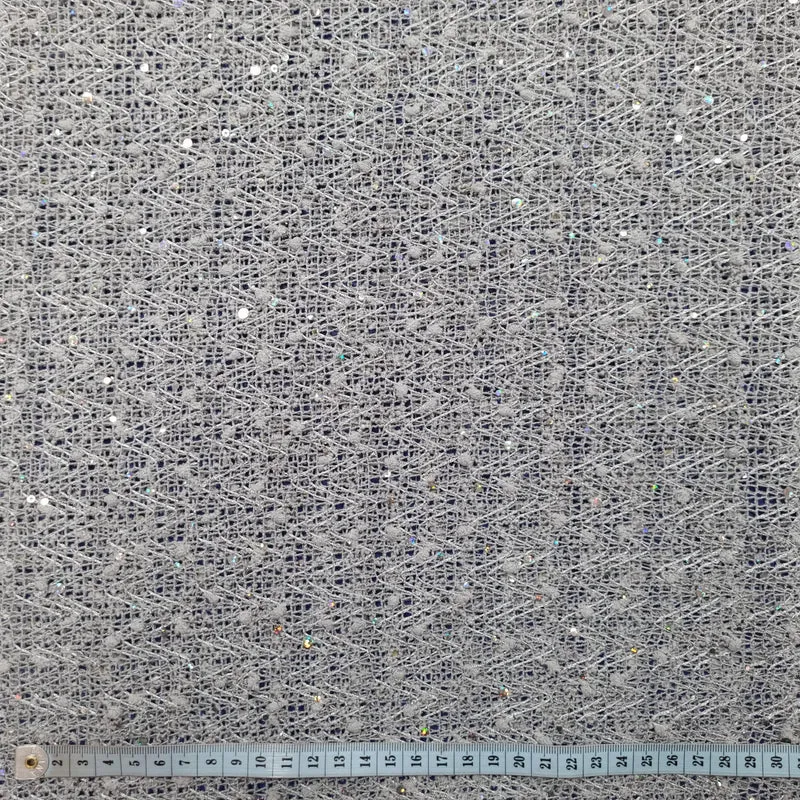 Spitze grau Zick-Zack Muster und Pailletten