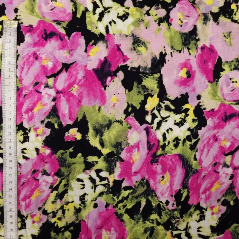 Viskosestoff mit Blumenmuster mehrfarbig