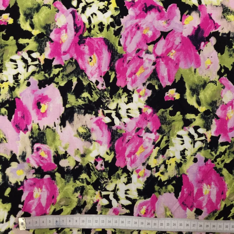 Viskosestoff mit Blumenmuster mehrfarbig