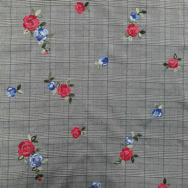 Viskosestoff grau mit Glencheck- und Blumenmotiv blau