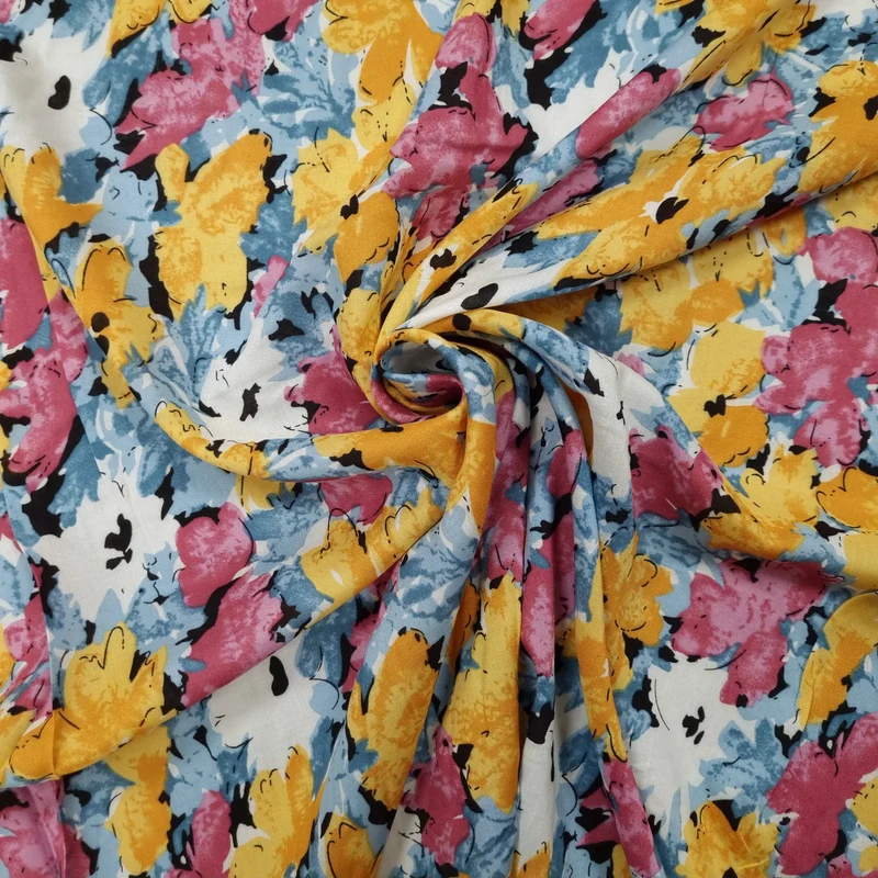 Viskosestoff mit Blumenmuster bunt