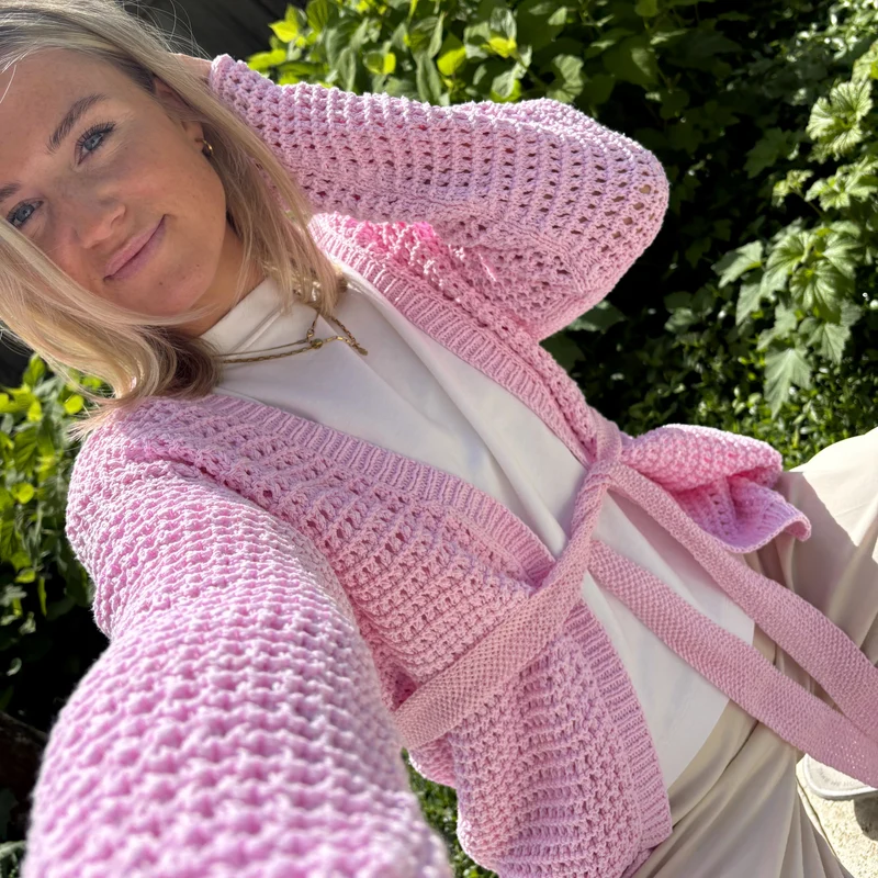 Strick-Set BIOLANA luftiger Cardigan mit Ziergürtel (inkl. Strickanleitung)