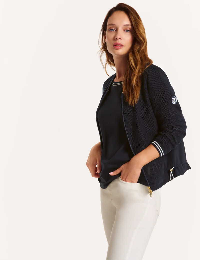 Sportive Strickjacke mit Jerseyrücken | 100% Made in Germany