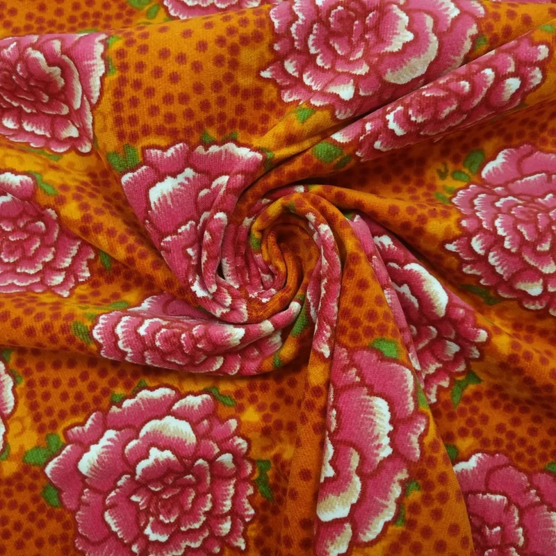 Feincord mit Blumenmotiv