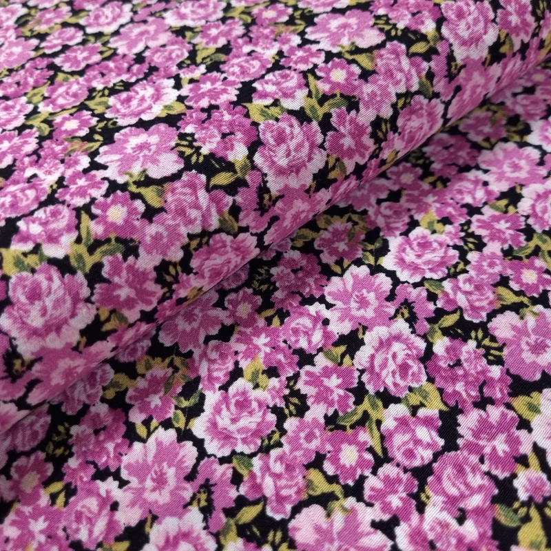 Viskosestoff mit Blumen Motiv pink