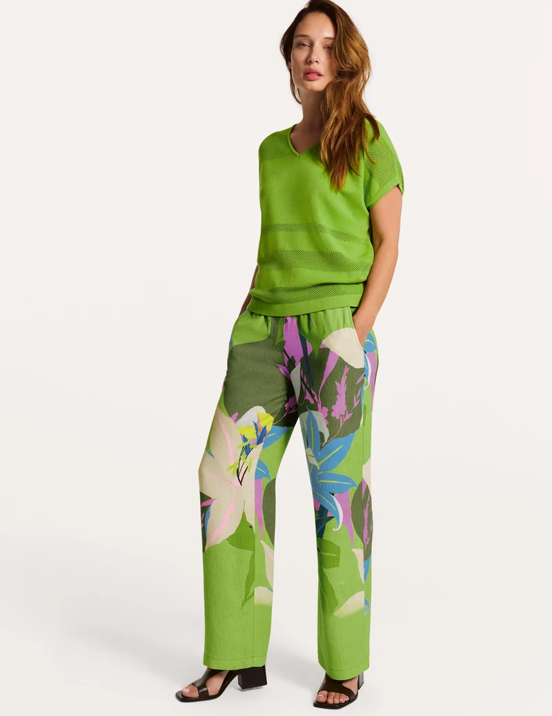 Stoffhose mit Exotic Floral Print "Wide Fit"