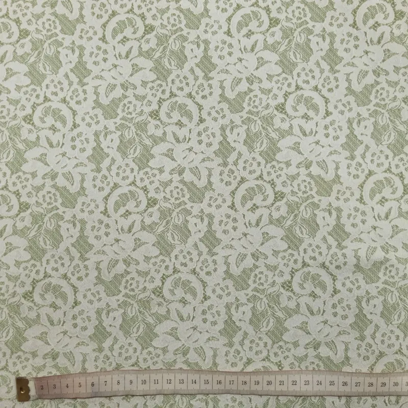 Jacquard grün mit weißen Blumen