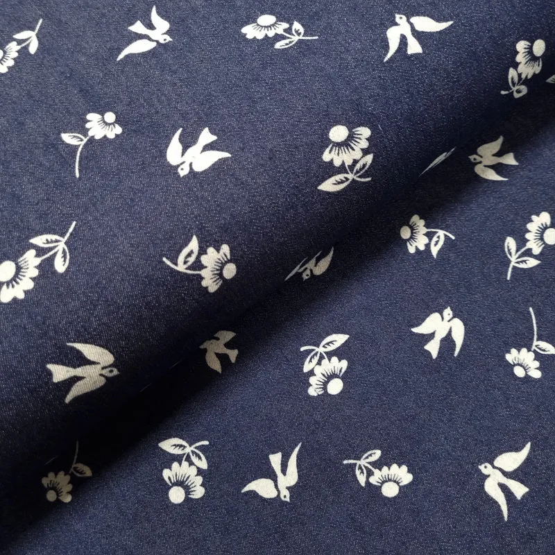 Stretch Jeansstoff mit Blumen und Vögeln