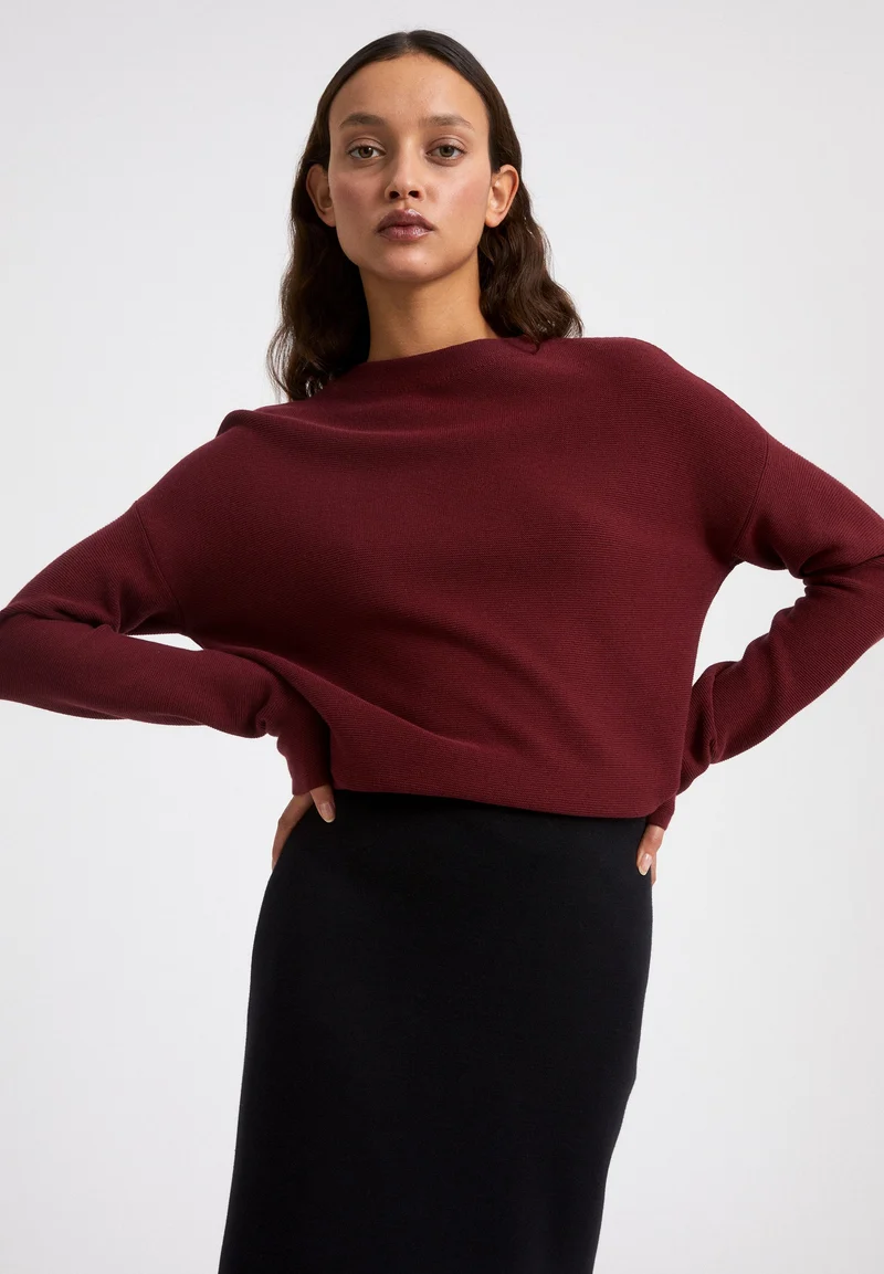 MEDINAA | ruby red