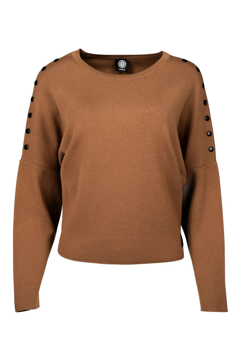 Pullover mit dekorativen Nieten in Farbe Nougat | 100% Made in Germany