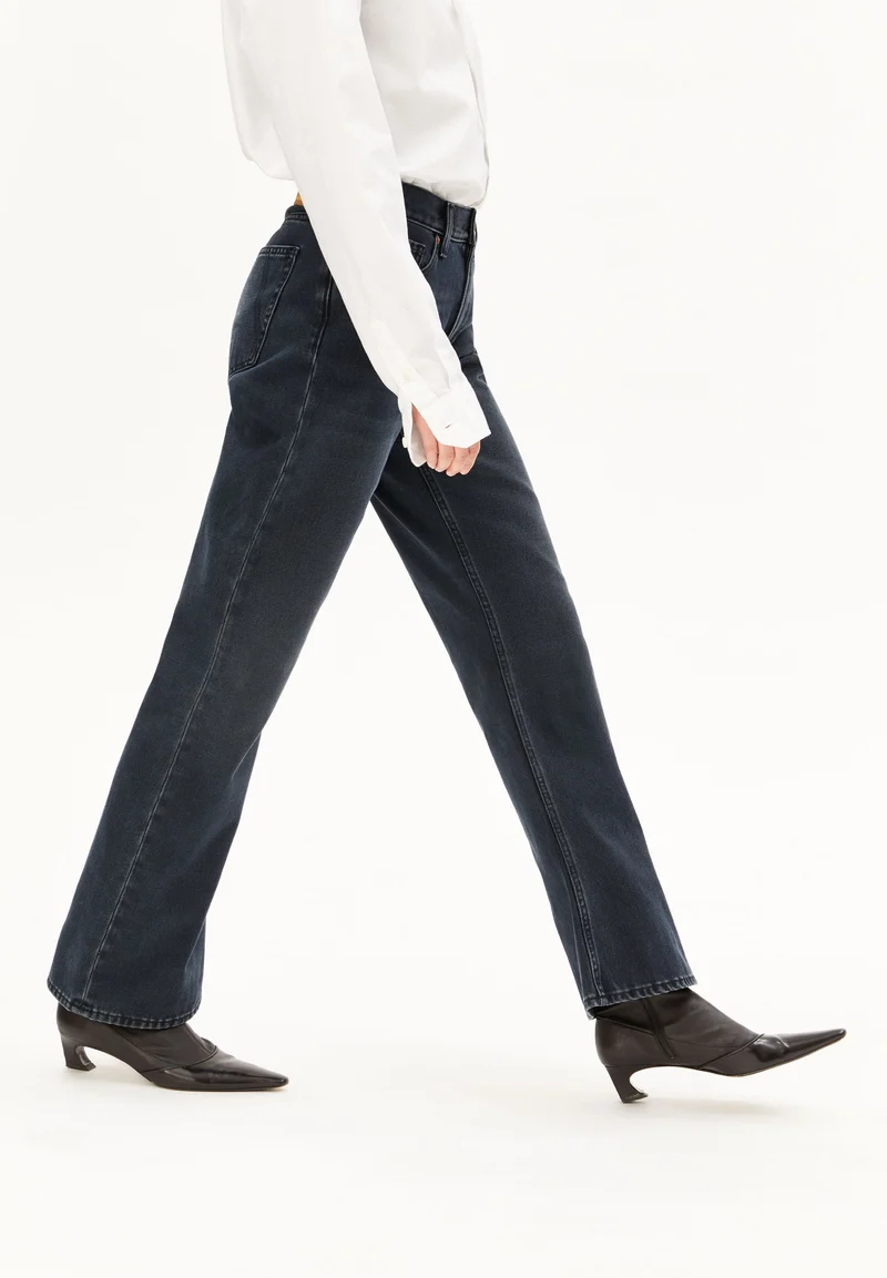 AAKY MID WAIST BOOTCUT JEANS | loire
