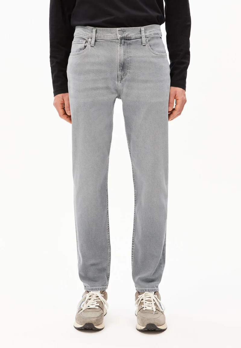 AARJO TARPA TAPERED JEANS | mauna