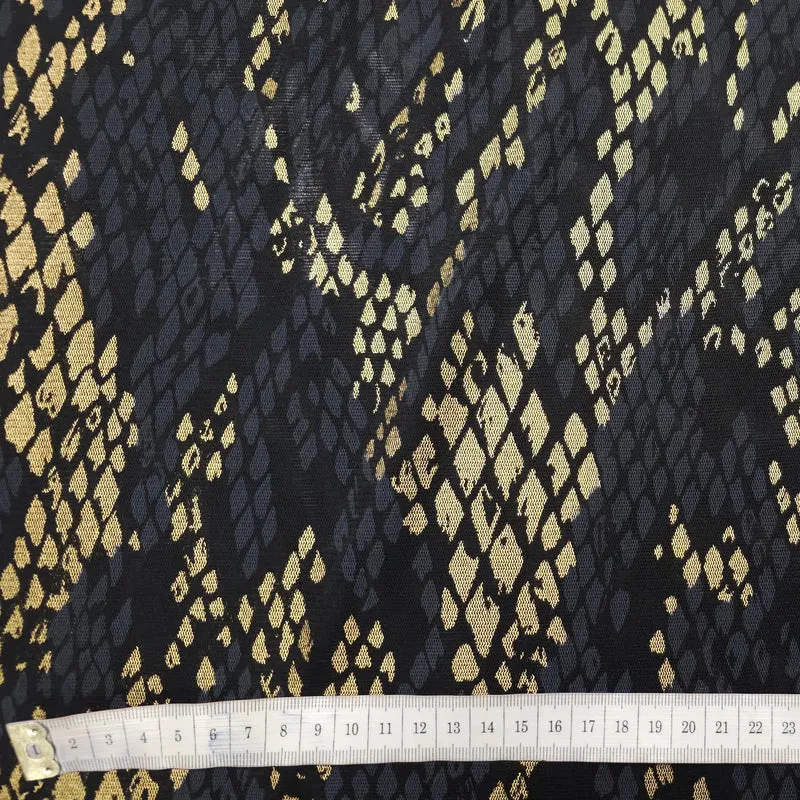 Tüll/Mesh stoff mit schlangen Motiv in Lila oder Blau