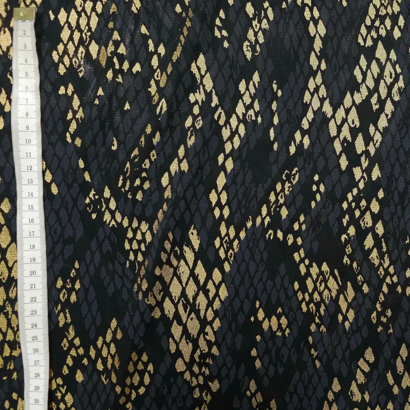 Tüll/Mesh stoff mit schlangen Motiv in Lila oder Blau