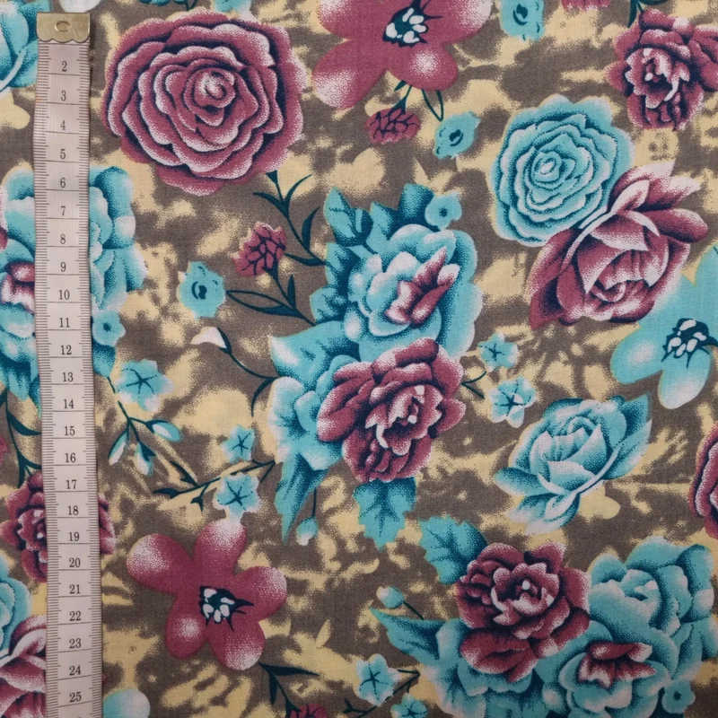 Viskosestoff bedruckt mit Blumenmuster braun