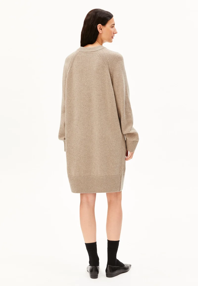 WOLL-STRICKKLEID | soft nougat