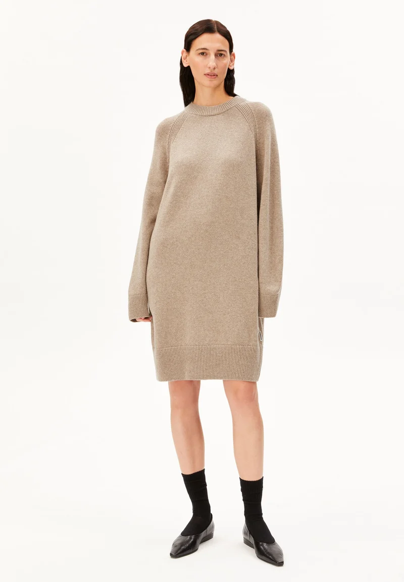WOLL-STRICKKLEID | soft nougat