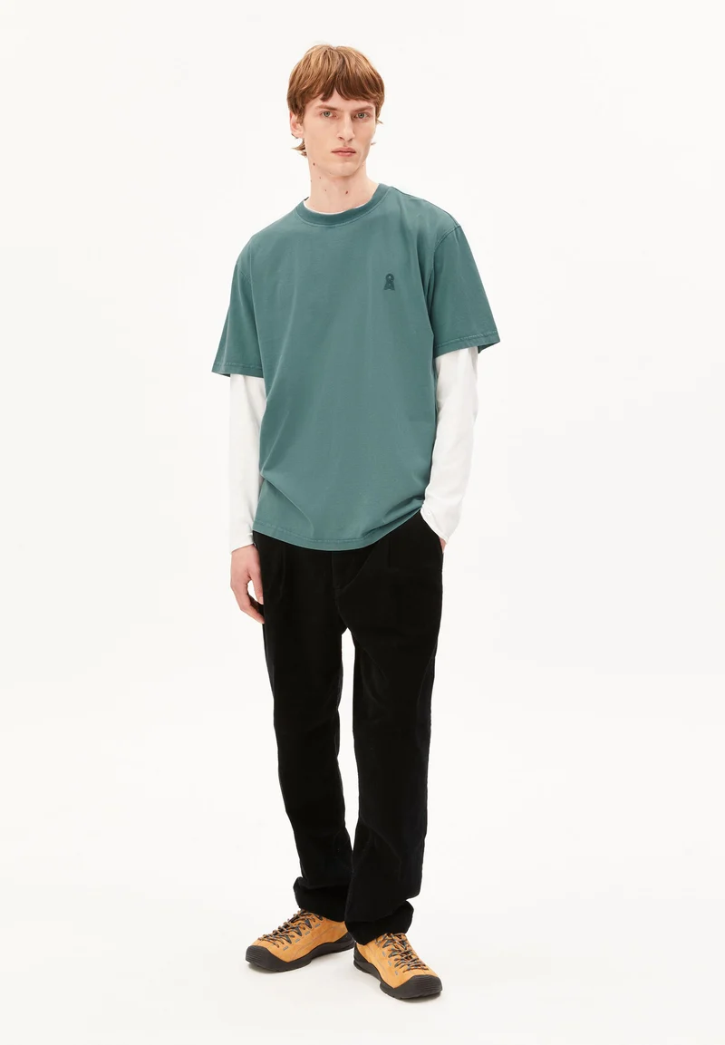 ICONIC Å MAARKOS GMT DYE T-SHIRT | petrol velvet washed