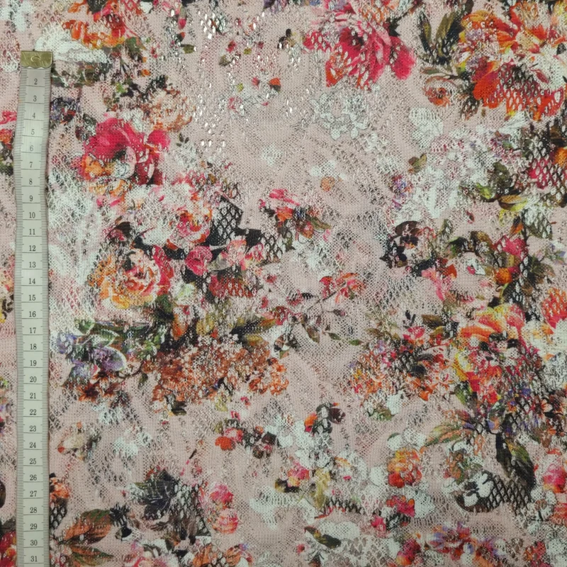 Spitze mit Blumenmotiv rosa