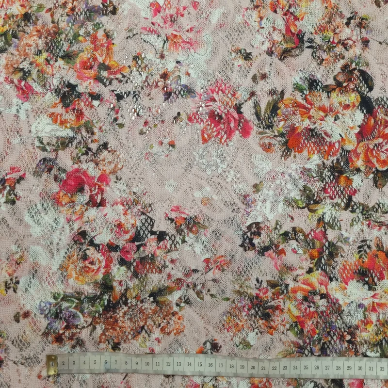 Spitze mit Blumenmotiv rosa