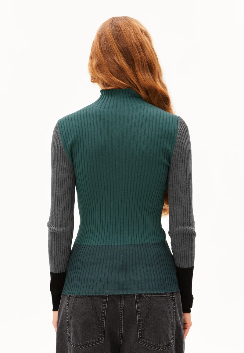ALAANIA PATCH STRICKPULLOVER | midnight reef