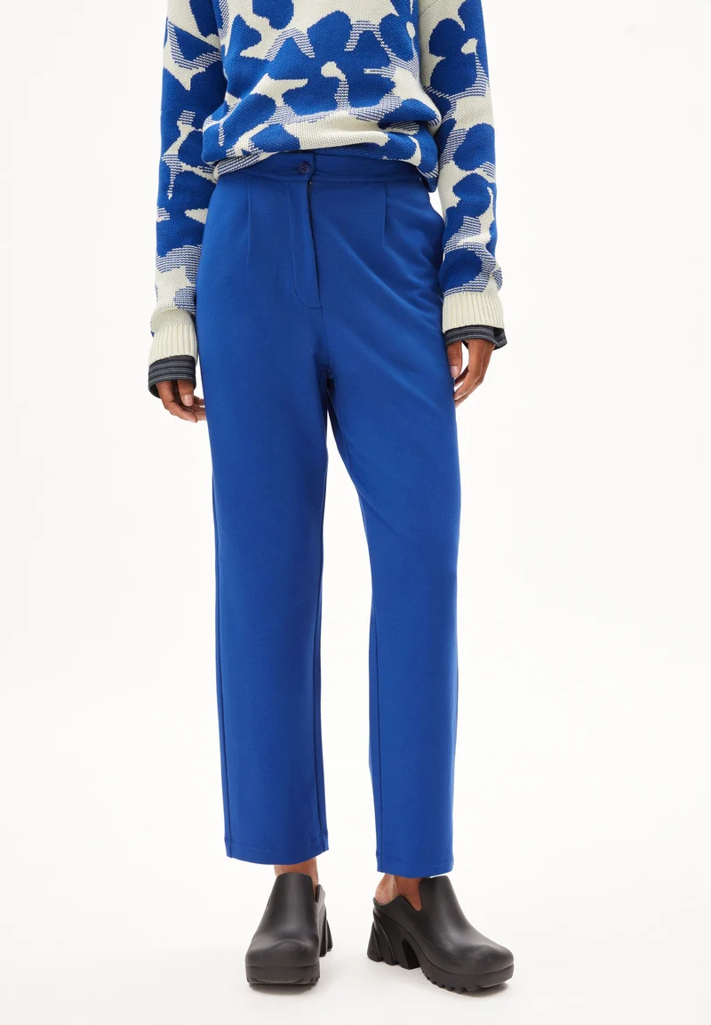 LINAA LOU | dynamo blue