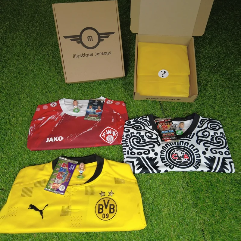 Überraschungsbox mit Fußballtrikots für Kinder