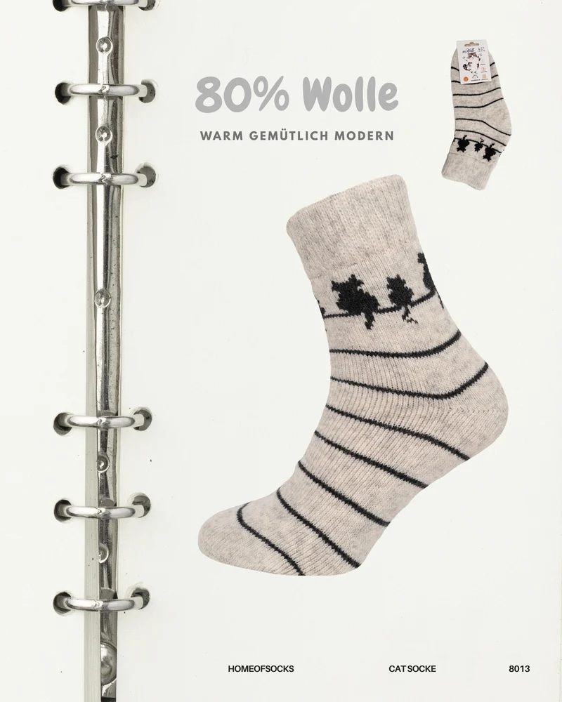 Ein Paar Wollsocken mit Katzenmotiv 80% Wolle