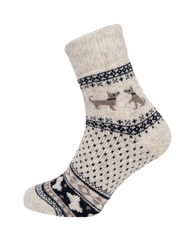 Ein Paar Wollsocken mit Hundemotiv