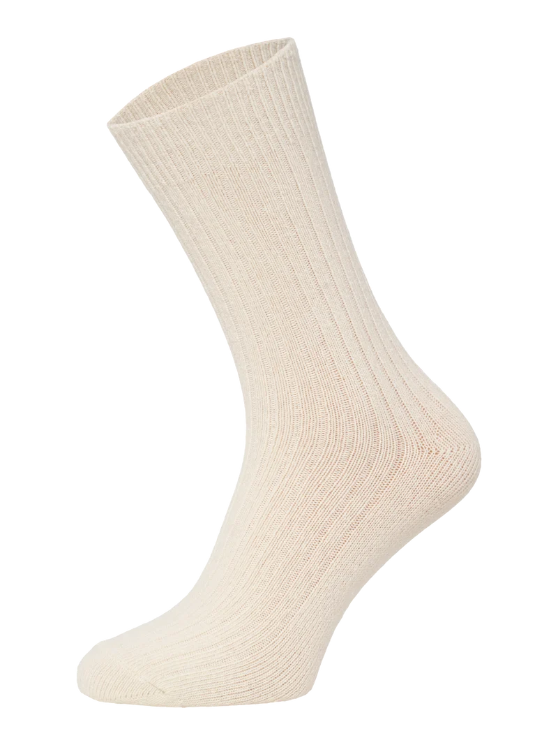 Kuschelsocken mit abnehmbaren Charm Anhängern Schmuck Schuhanhänger - DIY Socken