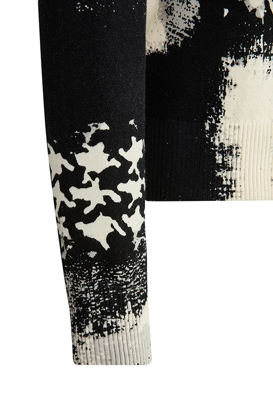Feinstrickpullover mit modernem Inside-Print