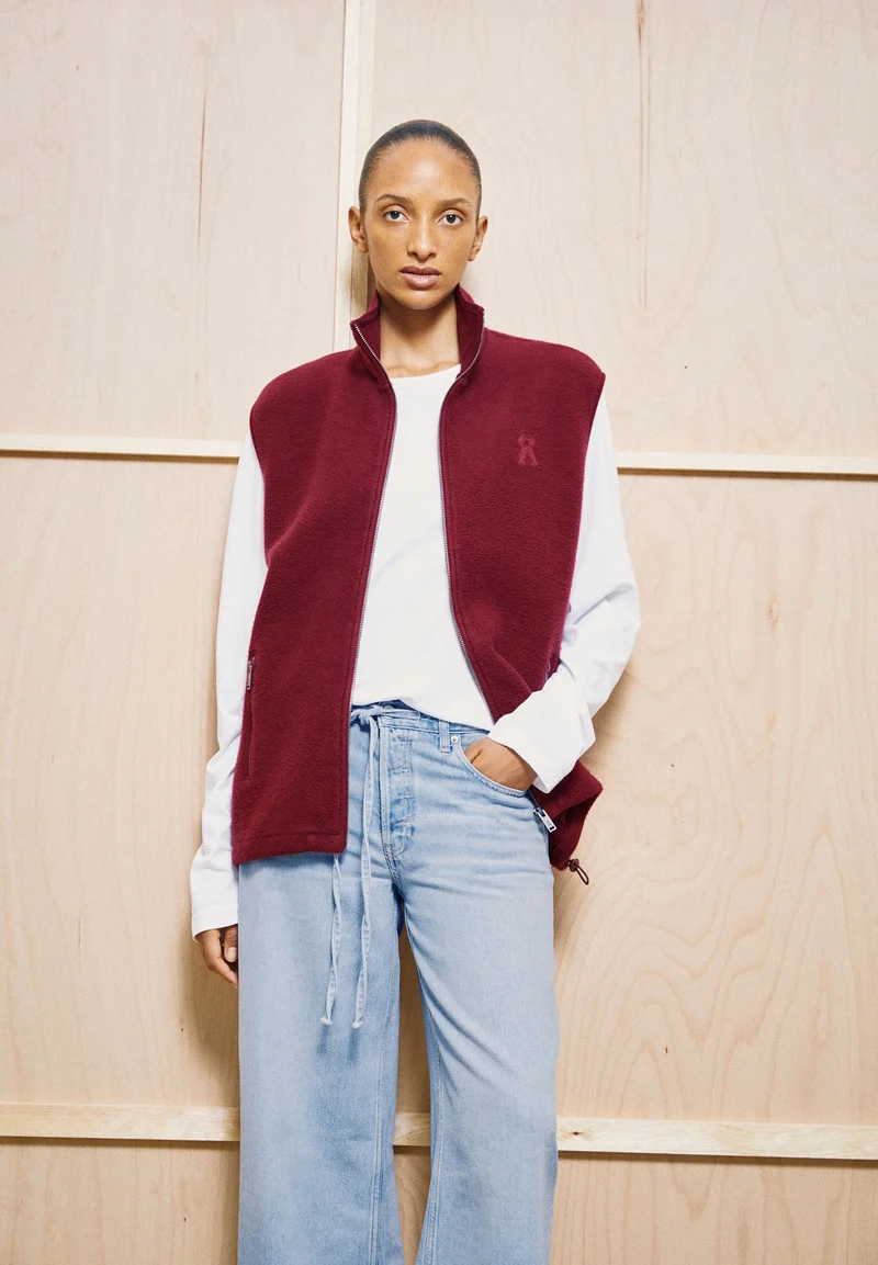 BAUMWOLL-FLEECE-WESTE | velvet red