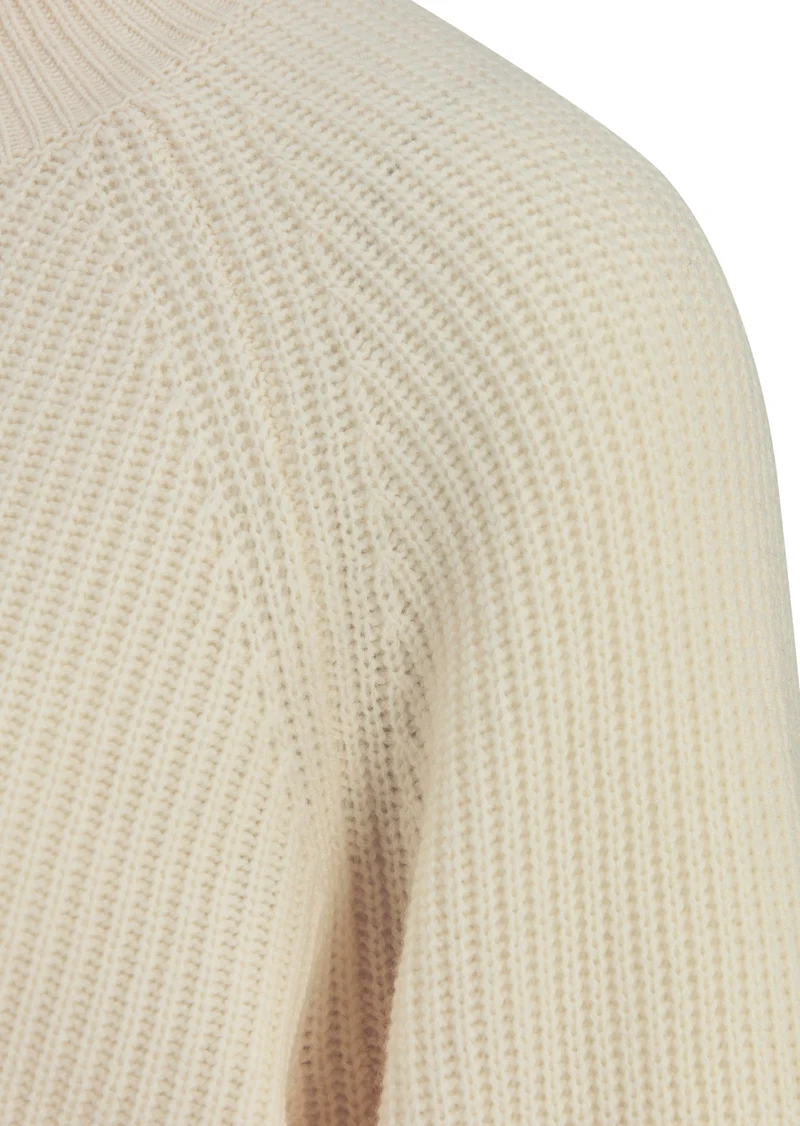Kaschmirpullover – Moderne Silhouette trifft luxuriöse Qualität Creme