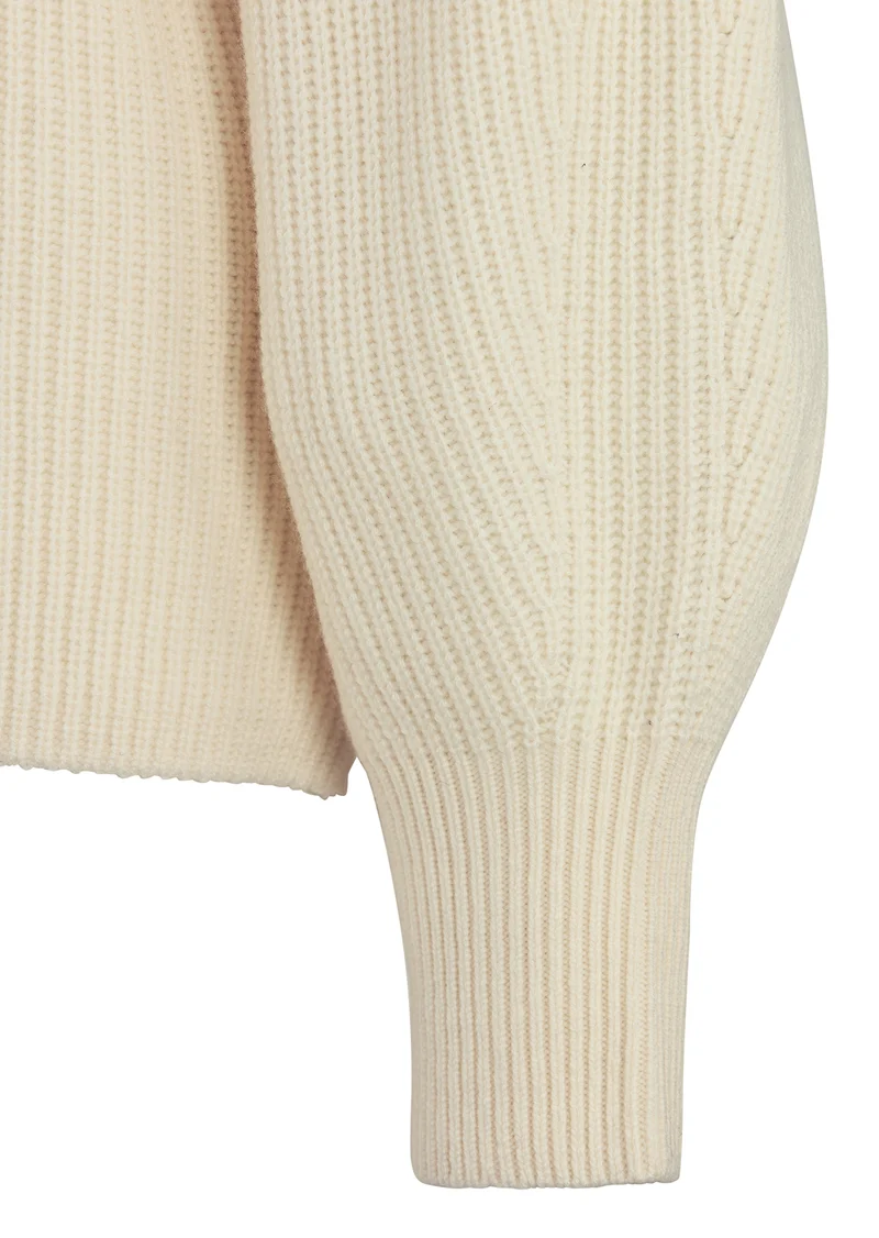 Kaschmirpullover – Moderne Silhouette trifft luxuriöse Qualität Creme