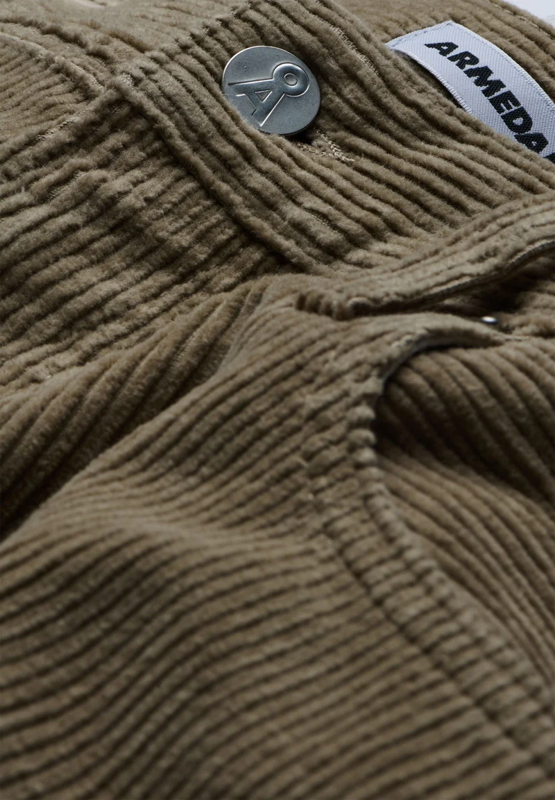 JAAMEO BAGGY CORDHOSE | light sage