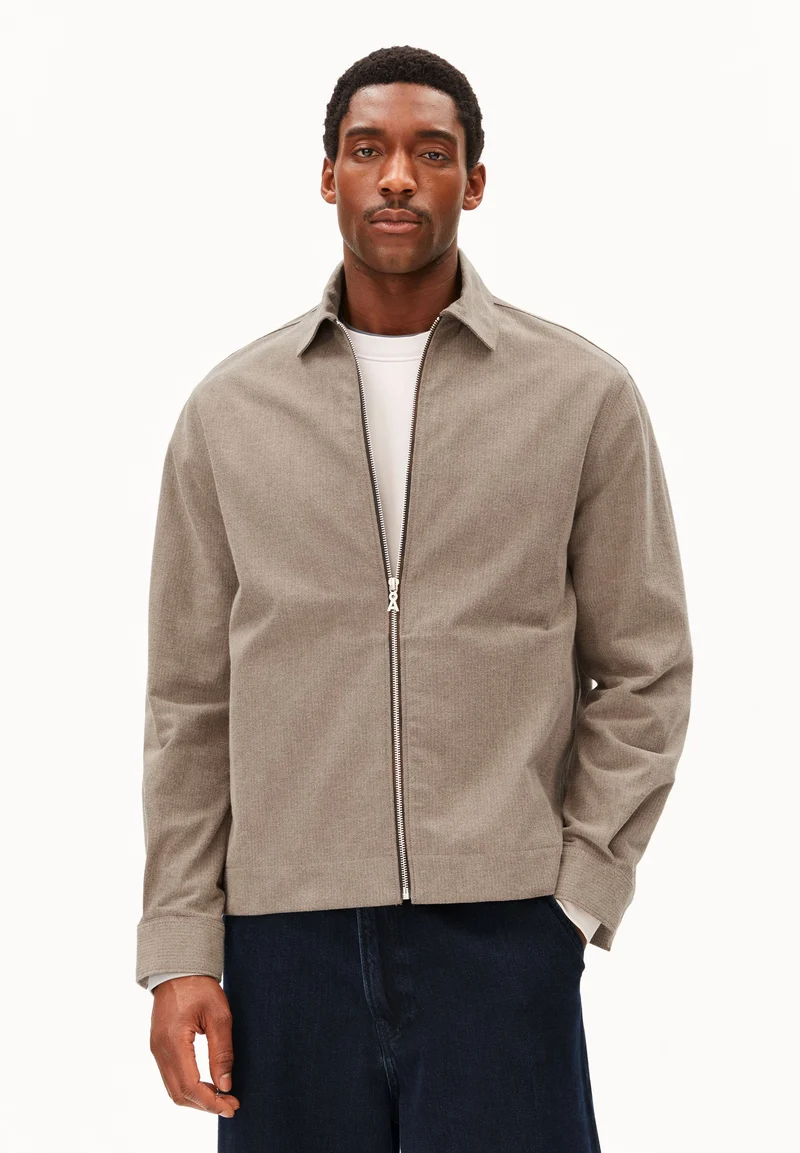 STRUKTURIERTE JACKE