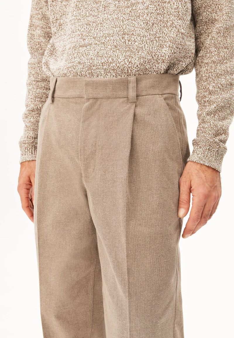 TAAMIR STRUKTURIERTE BUNDFALTENHOSE | honey reed