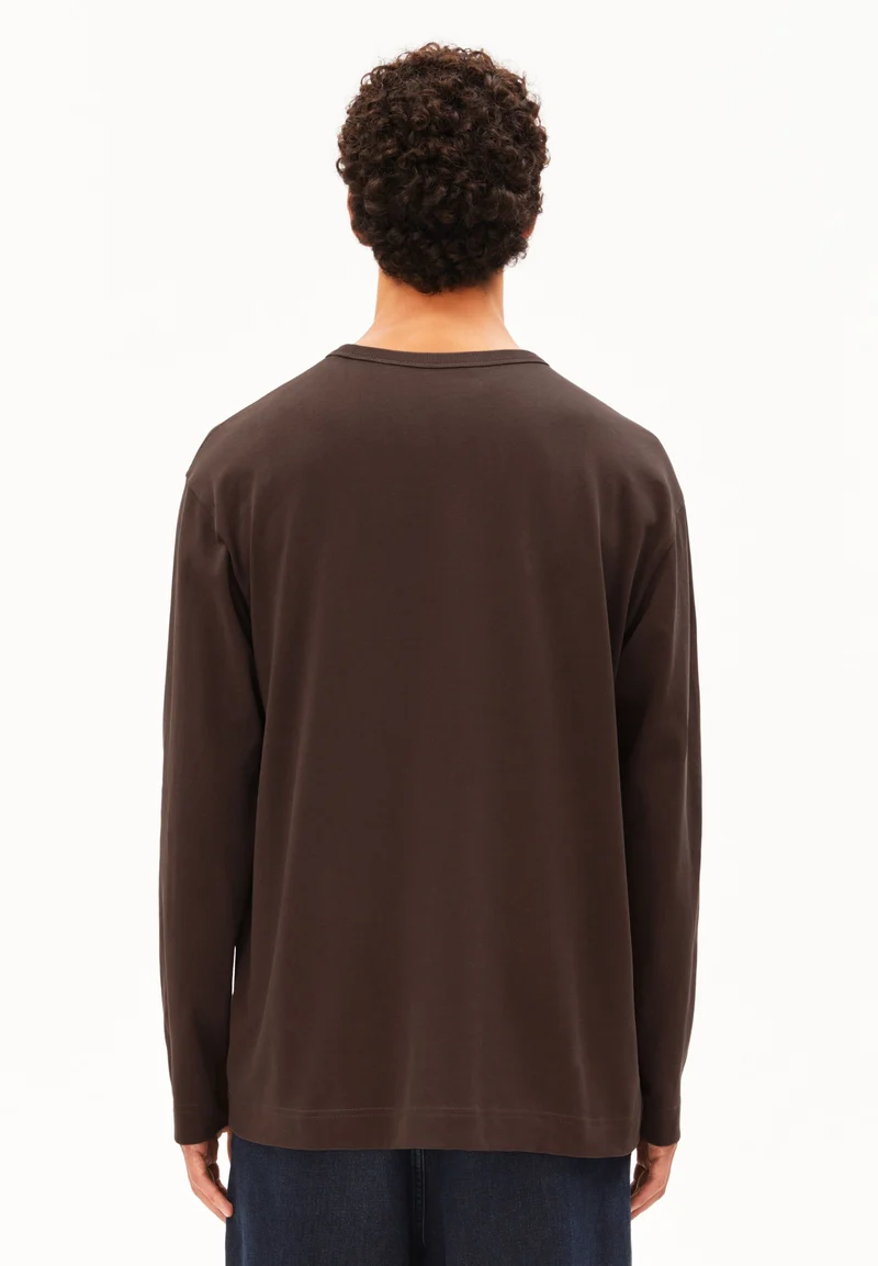 MAARKOS Å LOGO LANGARMSHIRT | claystone