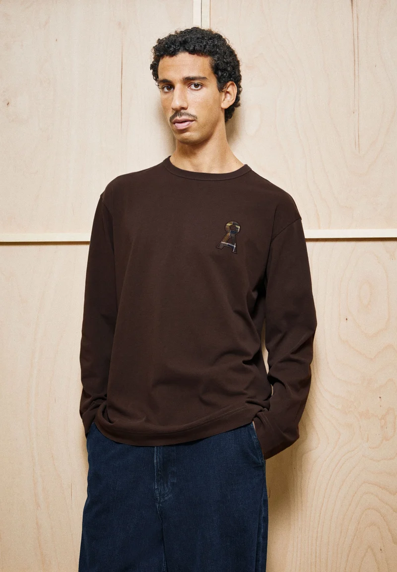 MAARKOS Å LOGO LANGARMSHIRT | claystone